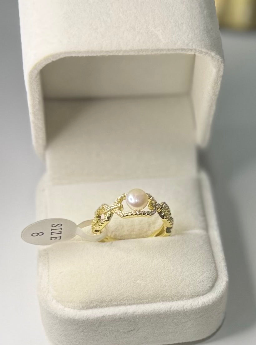 GG pearl ring