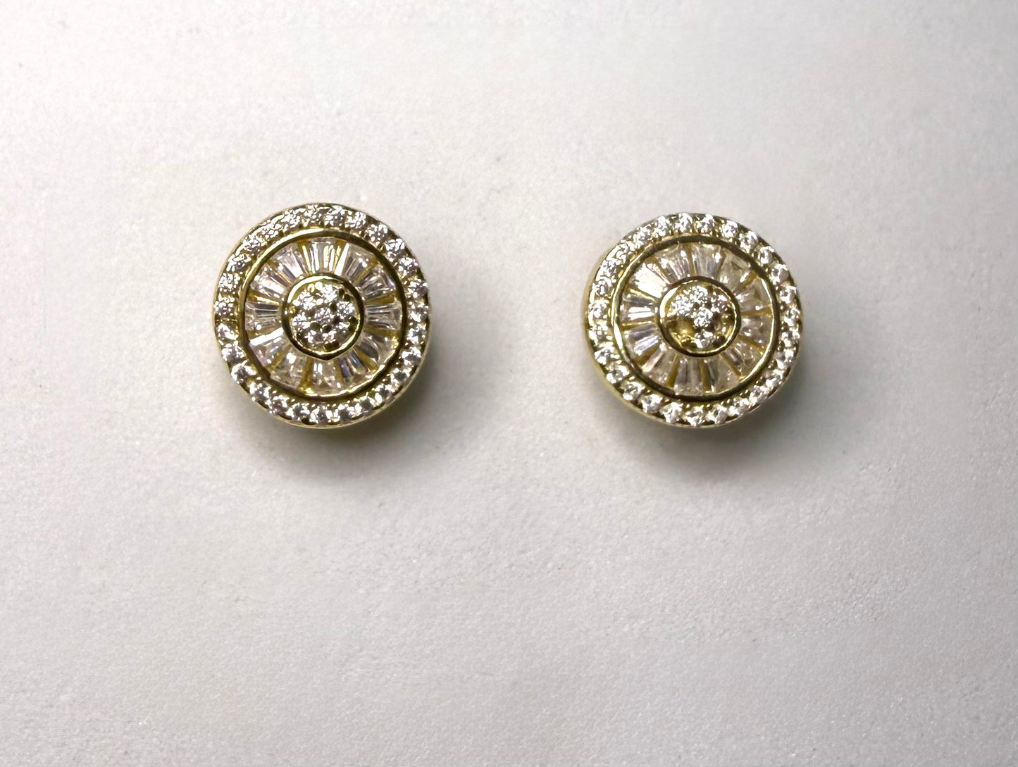 Yatna stud earrings