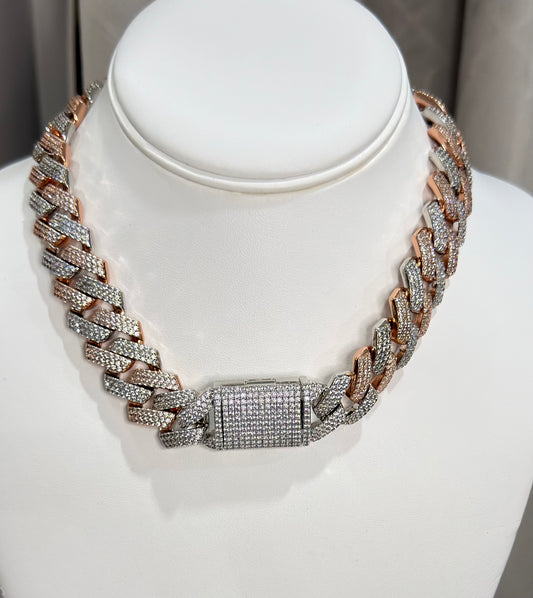 Luxury R choker