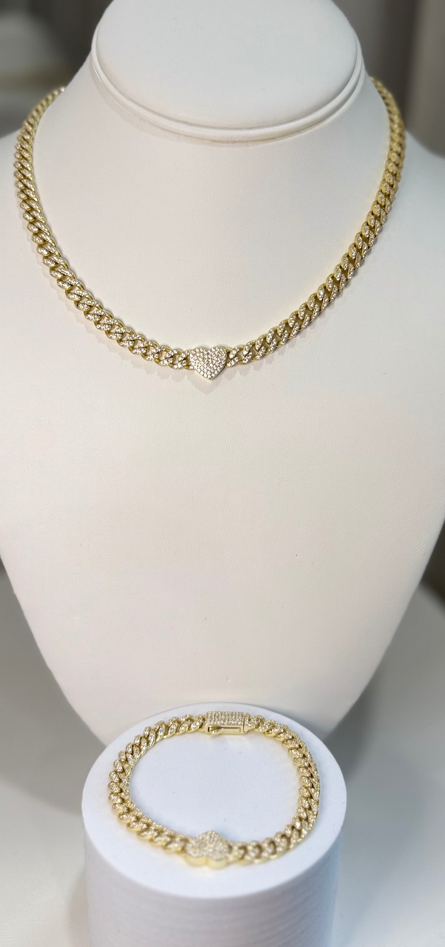 Baby heart choker set