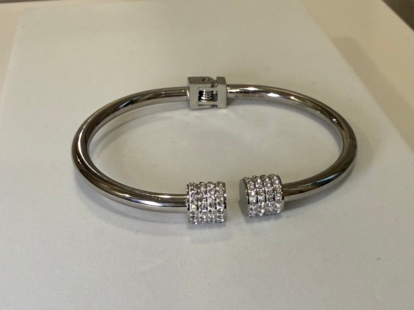 Noa Diamond Bangle