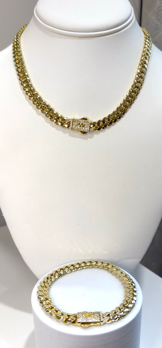 Teddy Monaco choker set