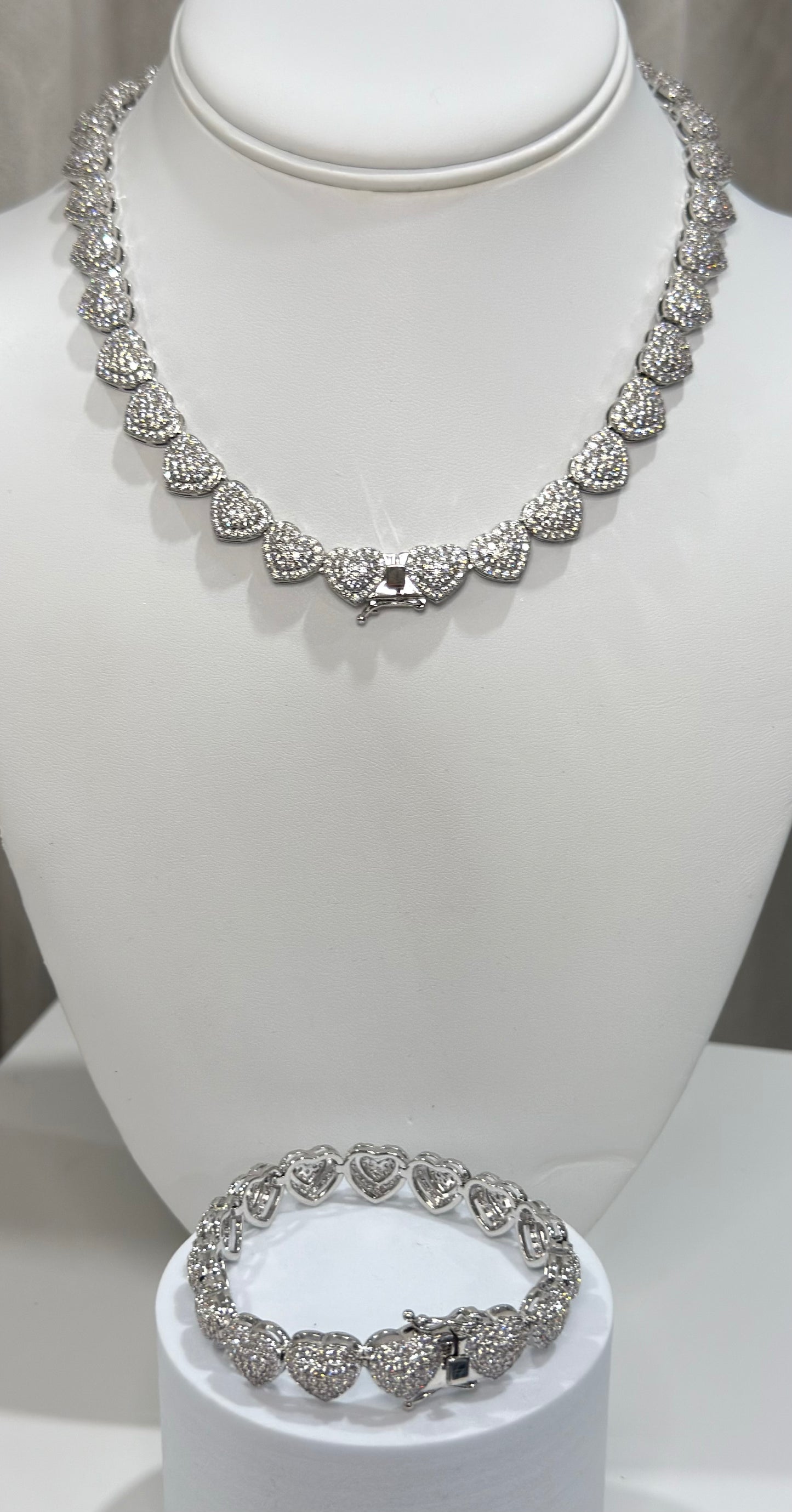 Jessi heart set