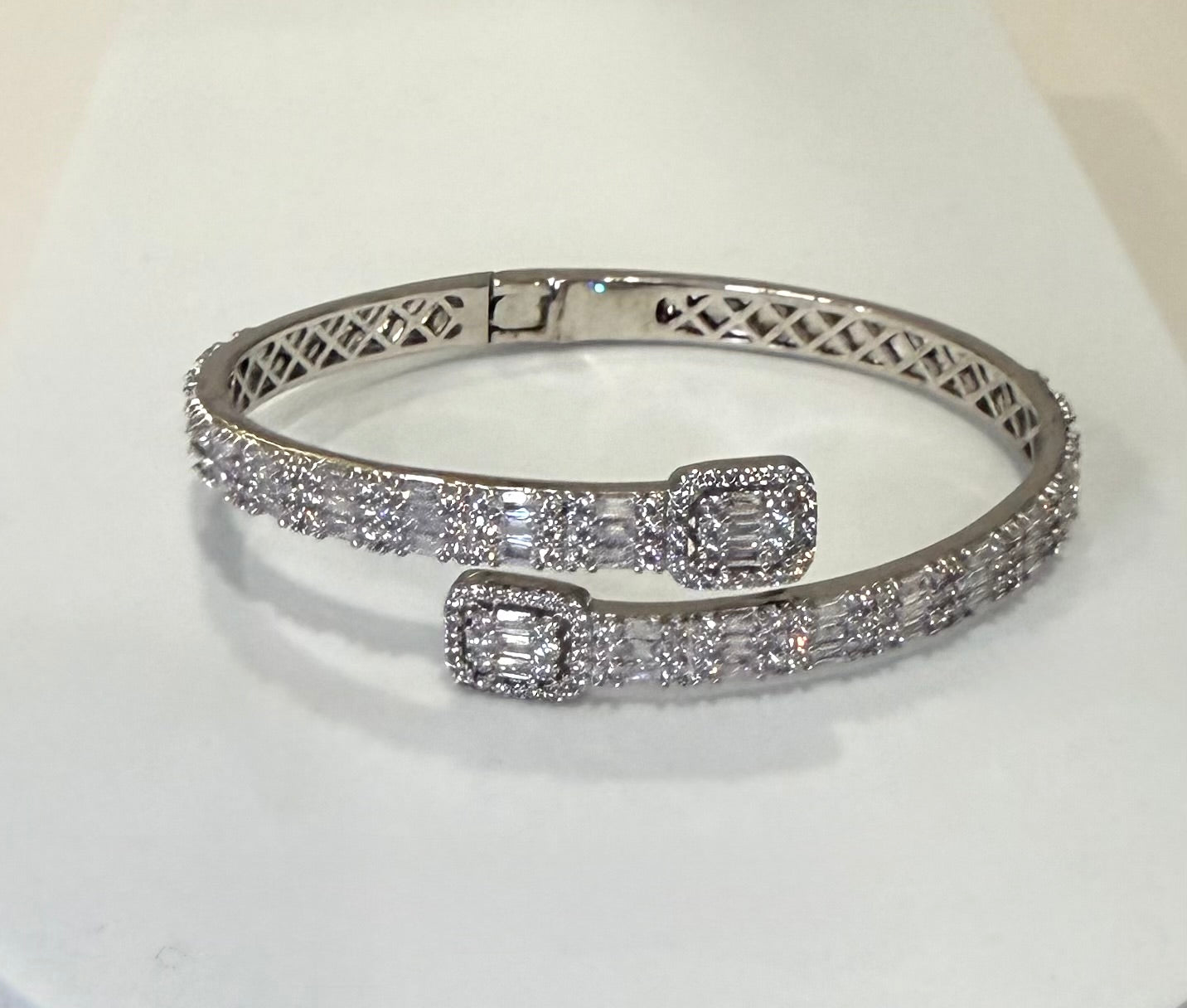 Aderlyn bangle