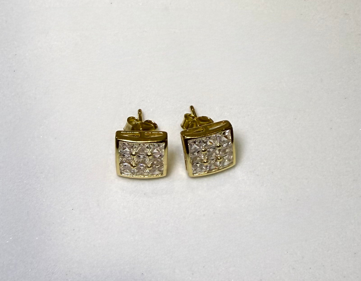 Falette stud earrings