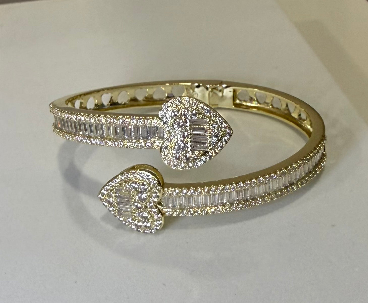 Esthefany Ice heart bangle