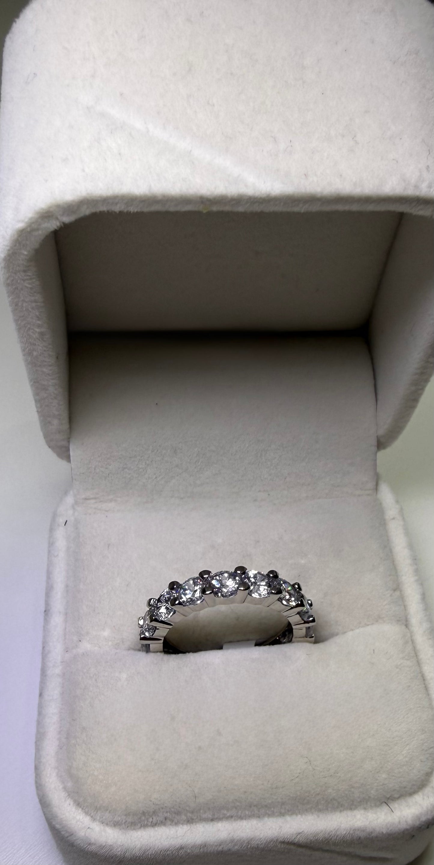 Irina tennis ring