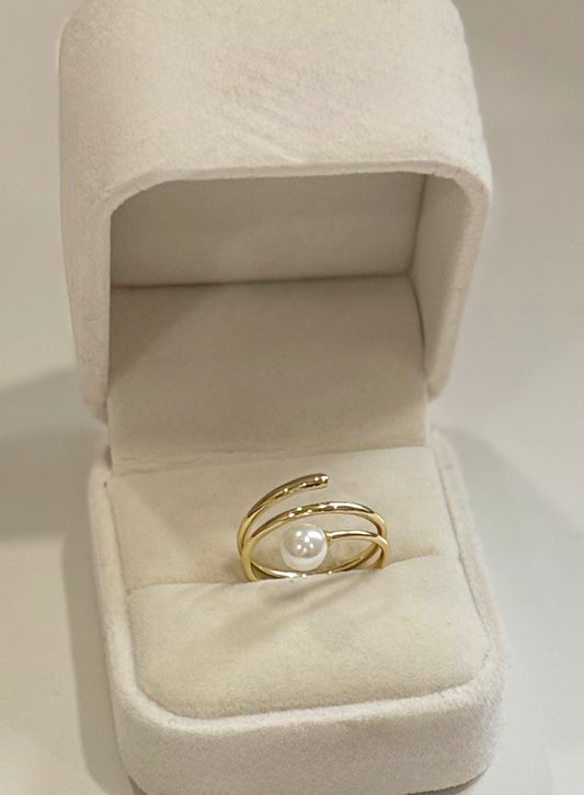 Pearl embrace ring