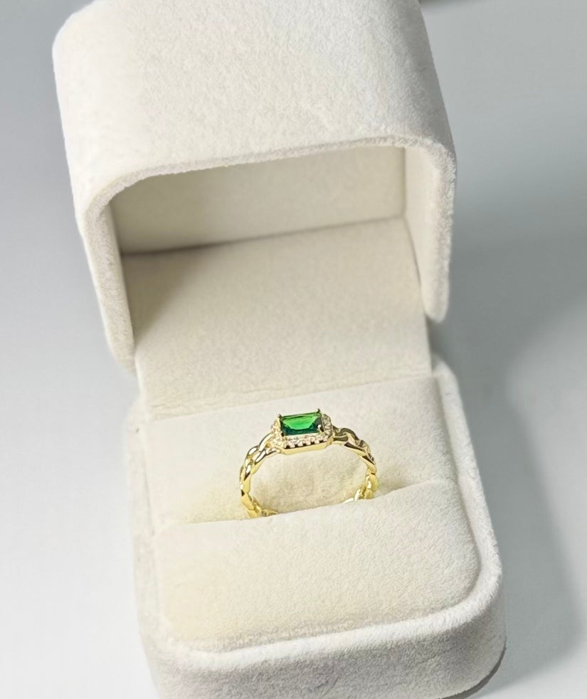 Sassy ring