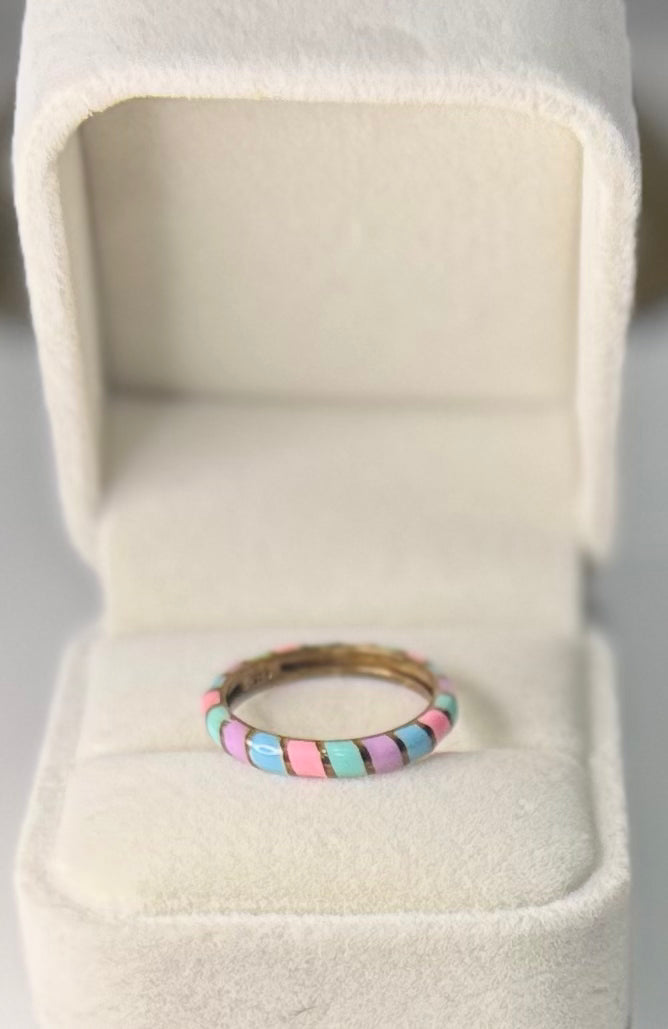 Rainbow ring