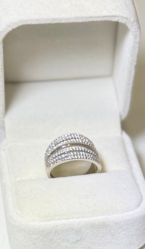 Queen ring