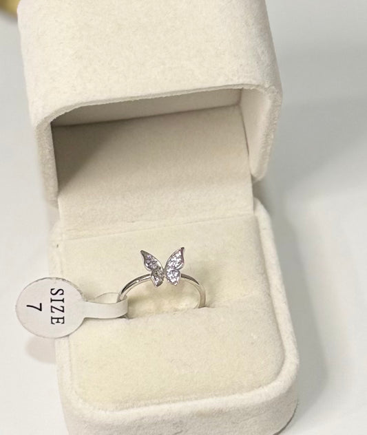 Chic butterfly ring