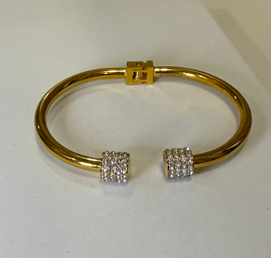 Noa Diamond Bangle